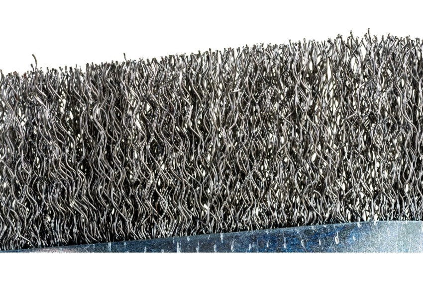 Щетка с пластиковой рукояткой, стальная щетина (270211)