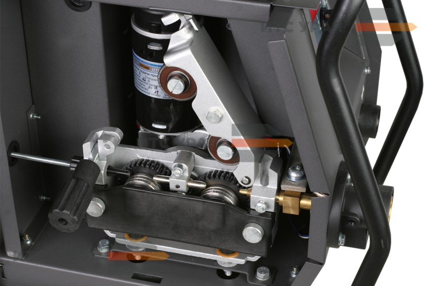 Привод механизма подачи проволоки ПДГО-616