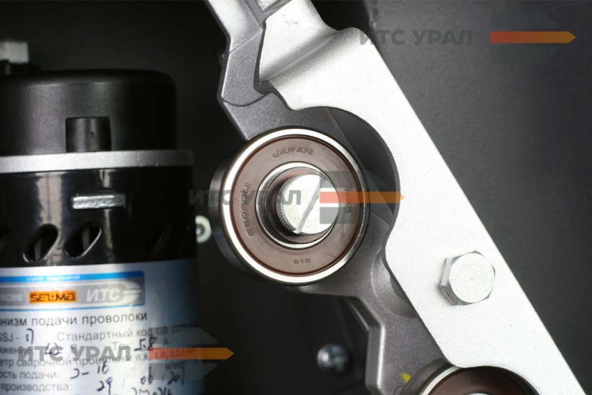 Прижимной ролик механизма подачи проволоки ПДГО-616